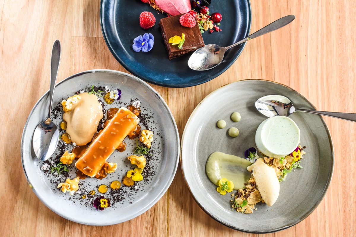 MattRepublica's tweet photo. @RepublicaPlace desserts http://t.co/UuUt0PMqBO