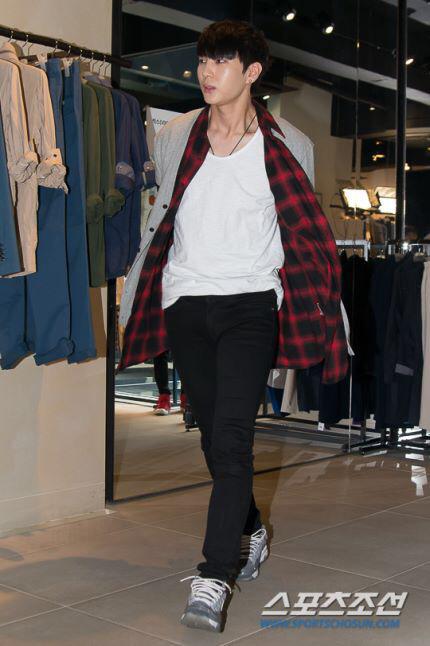 CCnXi3zW8AAyXUP.jpg:large