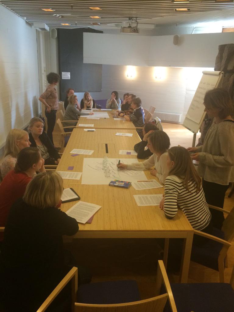 EkIkone's tweet image. Koulujen OPS-tiimit tiiviissä työssä. Hurraa MatOla ja Tapiola!  #ops2016 #laaja-alainenosaaminen #espoope