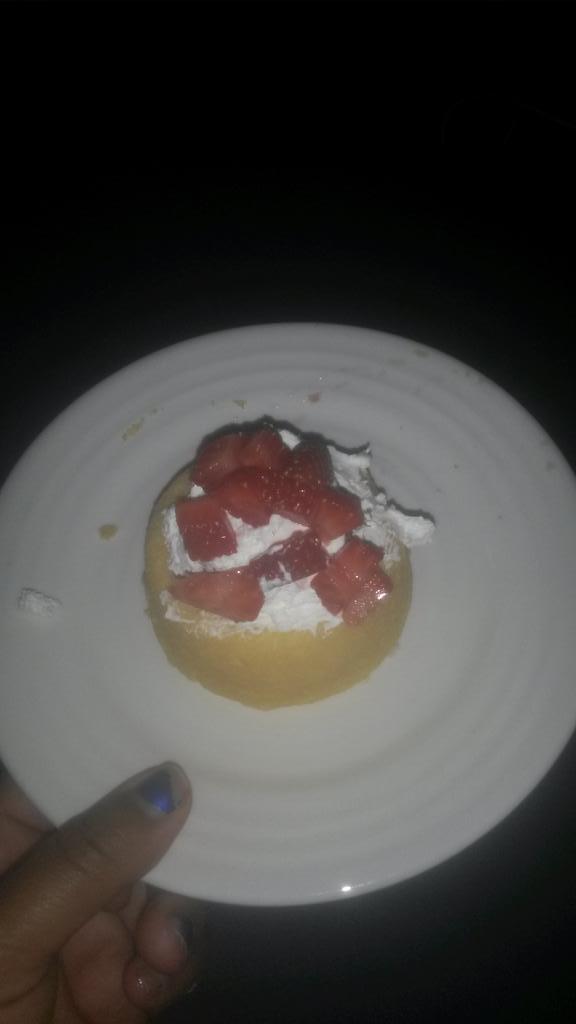 Liyiiah's tweet photo. #MidnightSnacking http://t.co/jBTVm6uMhj