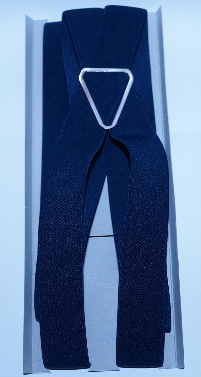 TiendaPersonall's tweet photo. Prendas de vestir: cinturón reversible (piel marrón y negra); tirantes pinza simple/superior. https://t.co/fUydfRXaYl http://t.co/aOKGggv1Hd