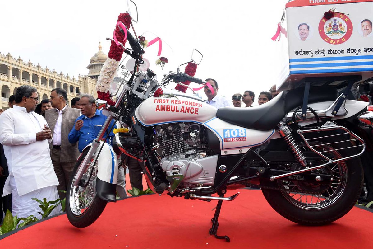 KarnatakaVarthe's tweet photo. @CMofKarnataka Shri Siddaramaiah launched bike ambulances http://t.co/Jx9aa3CnAE