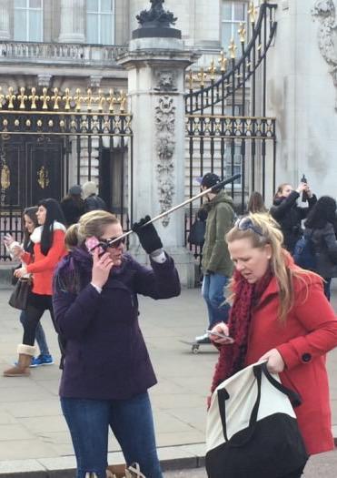 acidmarket's tweet image. Когда тебе внезапно звонят на селфистик