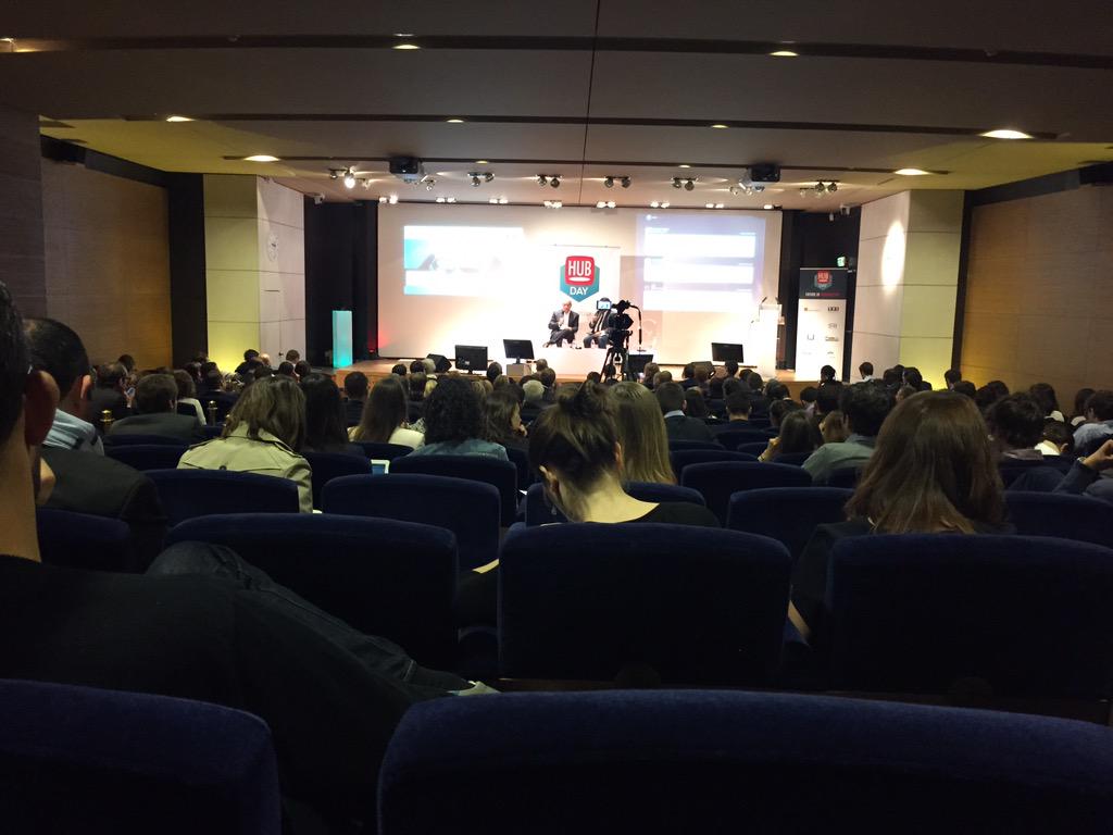 emmayee's tweet photo. Le futur du media buying @medef #HUBDAY http://t.co/U6yFeDyOyN