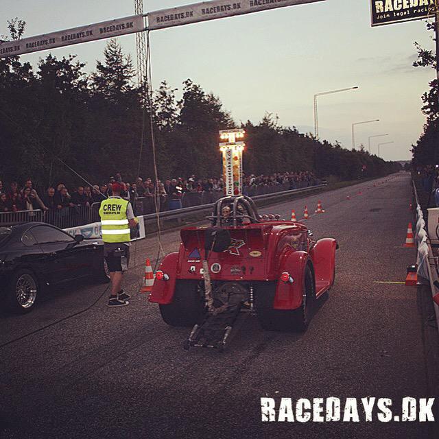ExtraodinaryAA's tweet photo. See you on Friday for this season's first #legalstreetrace 🚘 Read more on our blog: http://t.co/YZRyZJWsdD http://t.co/t4o8NzQKyH