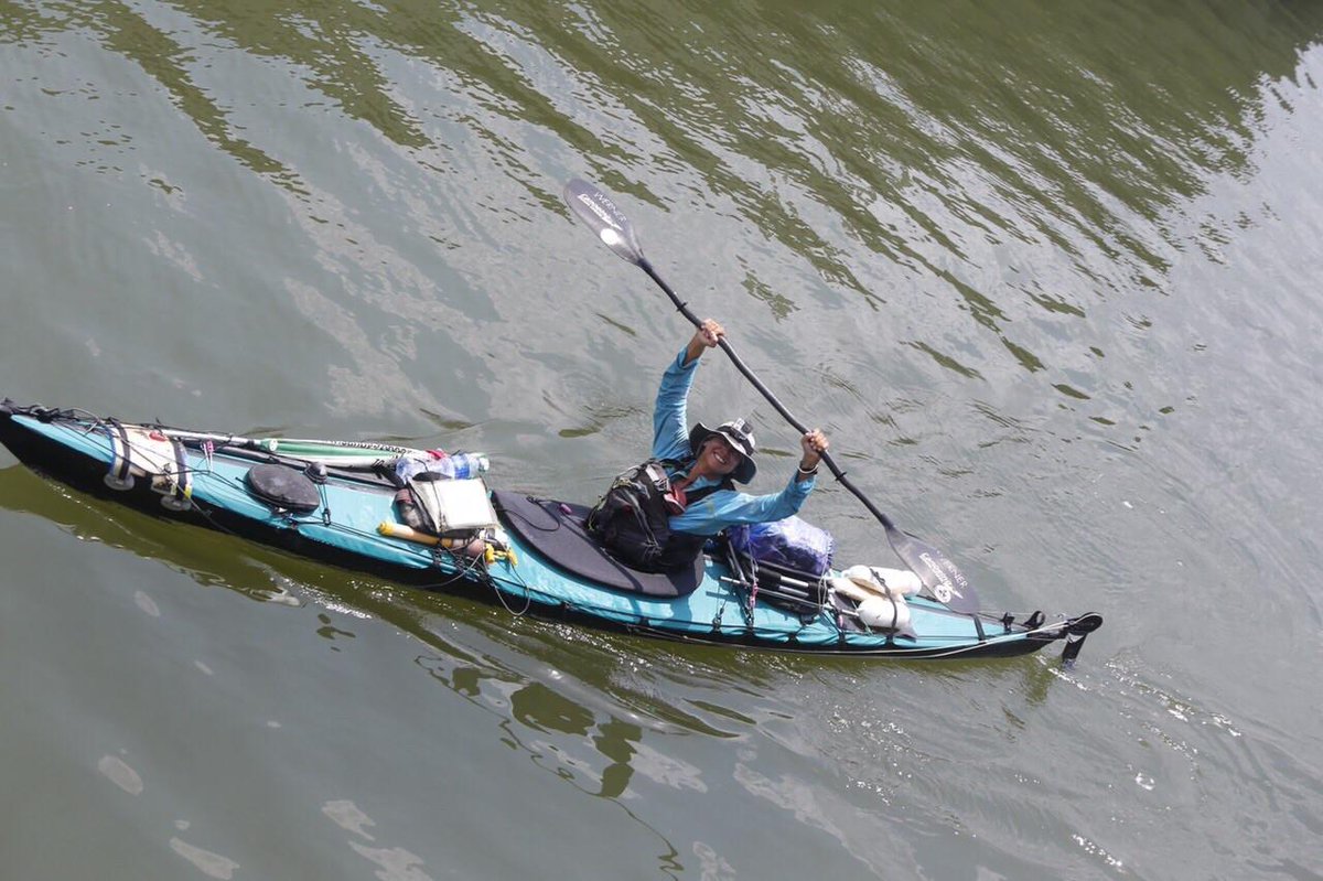 TODAYonline's tweet photo. Australian #SandyRobson reaches S'pore 13,000km and 4 years into her kayaking expedition
http://t.co/s9pr7U79hZ http://t.co/BuP4FHNbqH