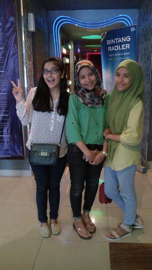 tedihello's tweet photo. thx kk @rarasatie fol us ya @HellofktvJogja @hellofktv @budihellofktv #hellofktv #karaoke #jogja http://t.co/UePYSZMixS