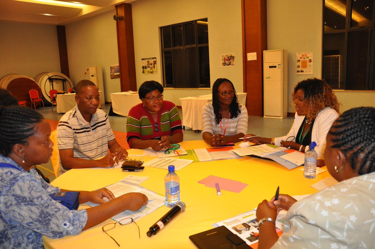 AWARDFellowship's tweet image. AWARD mentors at #2015RegionalForum #sharingprogress @ypard @ilri @wanjirukr @RaymondBrandes