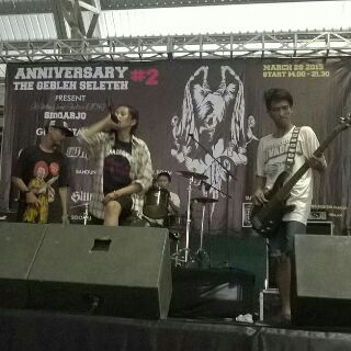 FahrenheitHC tweet media