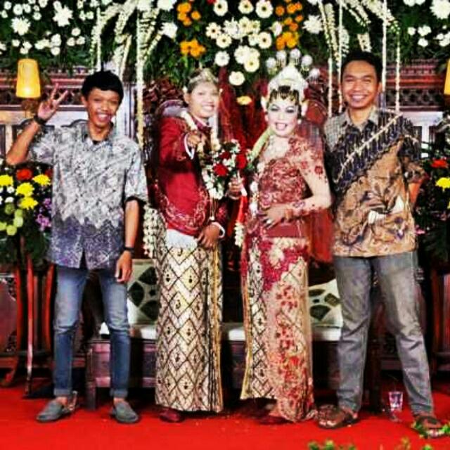 DubstepFahry's tweet photo. Wedding tetangga haha http://t.co/w1znBMFK1S