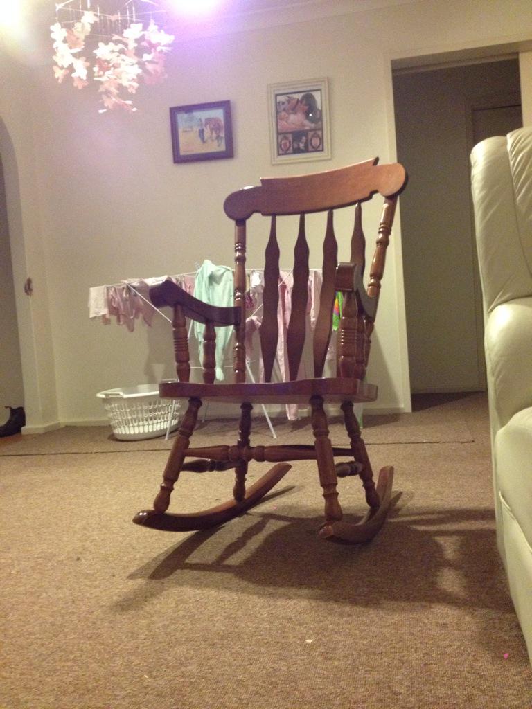 bloom1987_bloom's tweet photo. #rockingchair http://t.co/6hA6l3AV3e