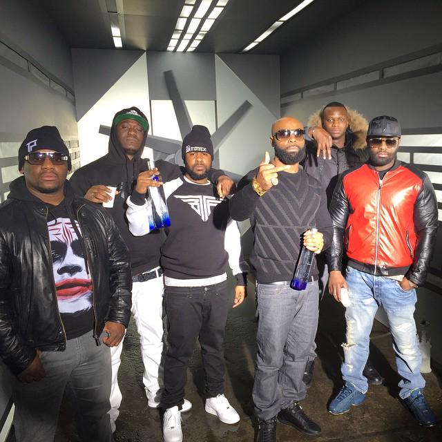 KaarisOfficiel1's tweet photo. Sombre est la suite... #270Gang #Sevran #OrNoir #LBDMA #Miky #404 #Beco #Ibax #Bizon → http://t.co/DGWsYFbB00 http://t.co/Zp0eL5R8ns
