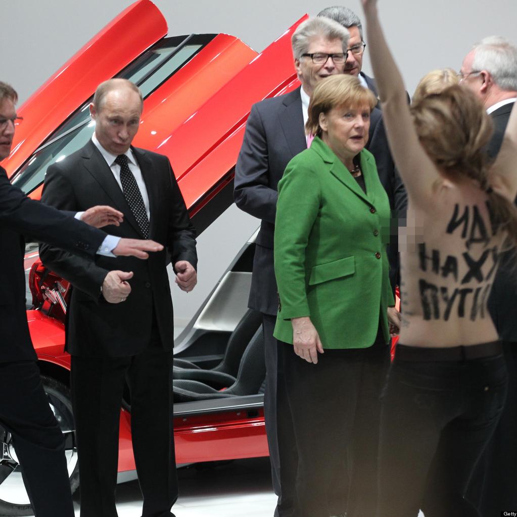 _Burri_'s tweet photo. ¿Cómo reaccionar ante una activista? Draghi vs. Putin. http://t.co/zCb9XrO3AP