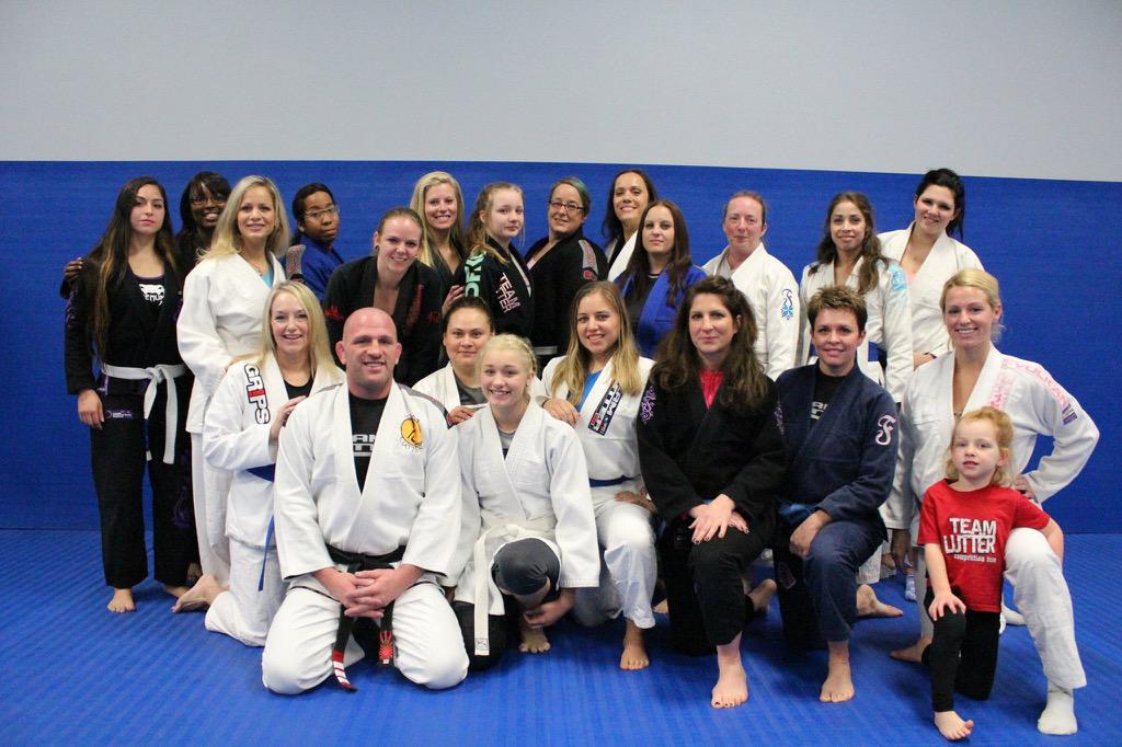 PurlingDervish's tweet photo. I couldn't pick just one. All of the Team Lutter women are awesome!#supportwomensbjj #wcw #TeamLutter #JiuJitsu http://t.co/unNAOHQklE
