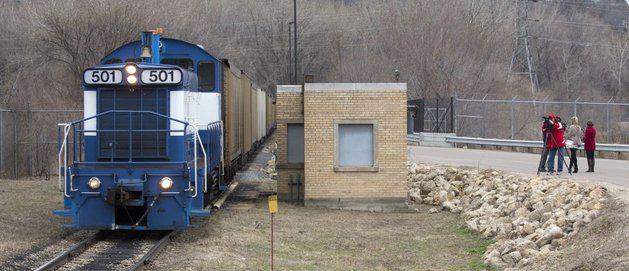 path2positive's tweet photo. #Burnsville Celebrates Last Coal Train & New Era Ahead http://t.co/Xc7z0HoBlc @MayorEBKautz @MPRnews #P2PSuccess http://t.co/CqU4Uxw6vS