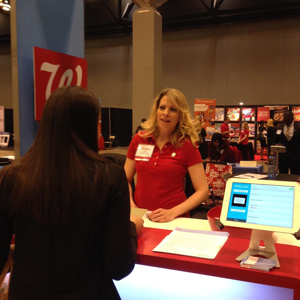 WAGoncampus's tweet photo. Walgreens reps @Enactus_USA Nationals http://t.co/bWdDdwQ7eC