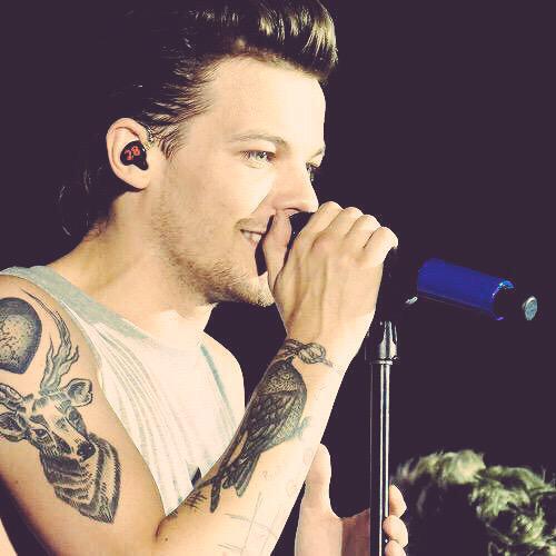 loveLouis0804 tweet picture