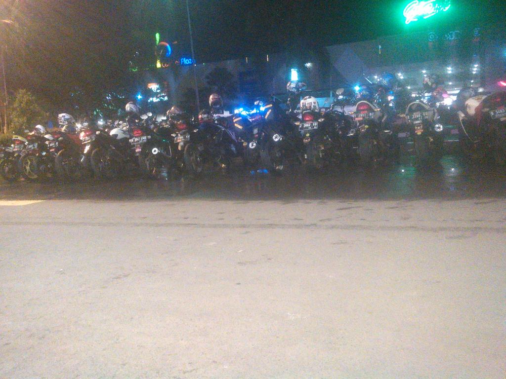 Kopdar w/ <a href="/IMHK_Karawang/">IkatanMotorHonda-Krw</a> malam ini 👍