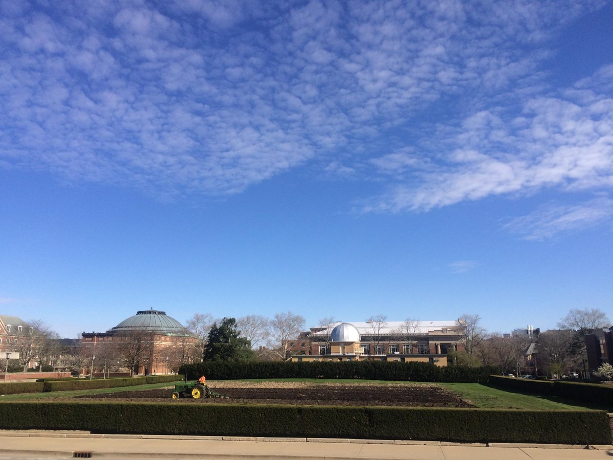 UofIllinois's tweet image. Can't throw shade on a day like this! A great morning to work the ground at the Morrow Plots. cropsci.illinois.edu/research/morrow