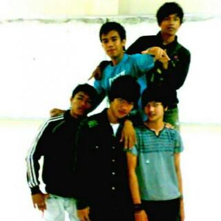 Aldi_GuitarHard tweet picture