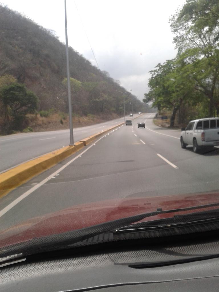fonsecamlb's tweet photo. @victoria1039fm #ARC libre km 54 amboa sent http://t.co/iLrwHzd4WL