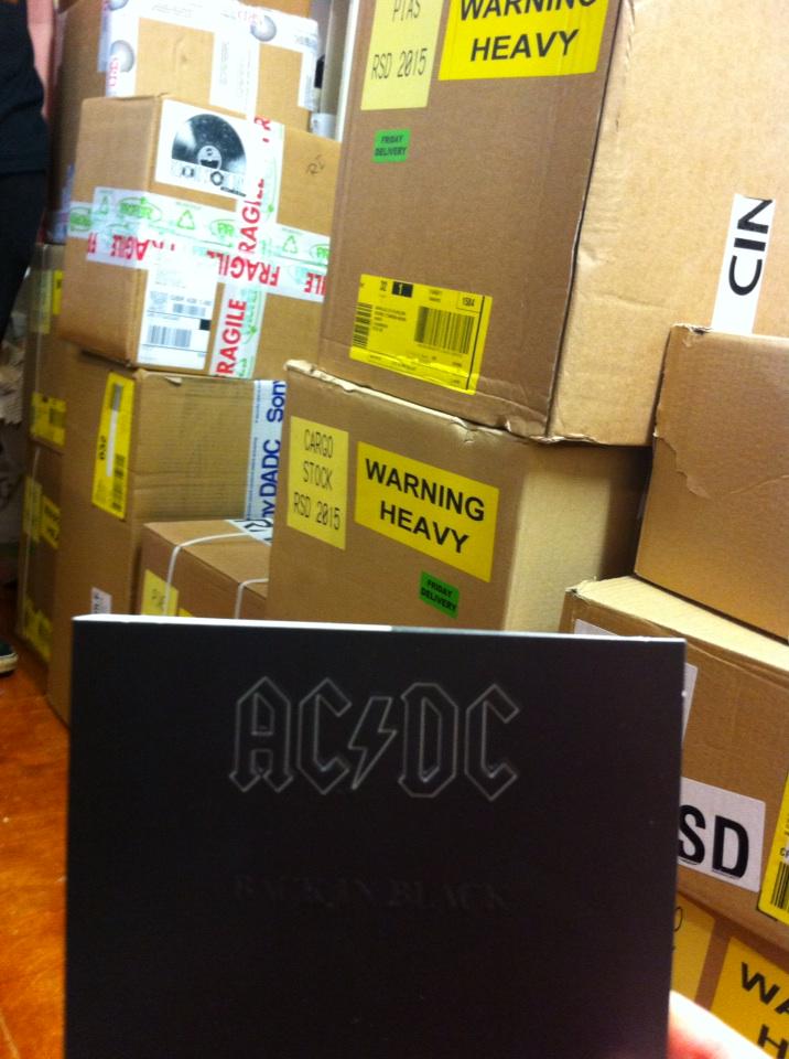 spillersrecords's tweet image. #np AC/DC "Back In Black". Music to open a thousand boxes to! @RSDUK #warningheavy