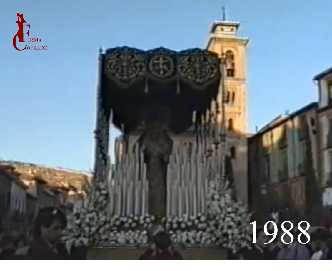 LaFirmaCofrade's tweet photo. Jueves Santo de 1988. Hermandad de @Pasionyestrella 
| VIDEO | https://t.co/xJdGolyruY

@AMEstrellaGR @MadreAlbayzin http://t.co/p6mH1Y9WCQ