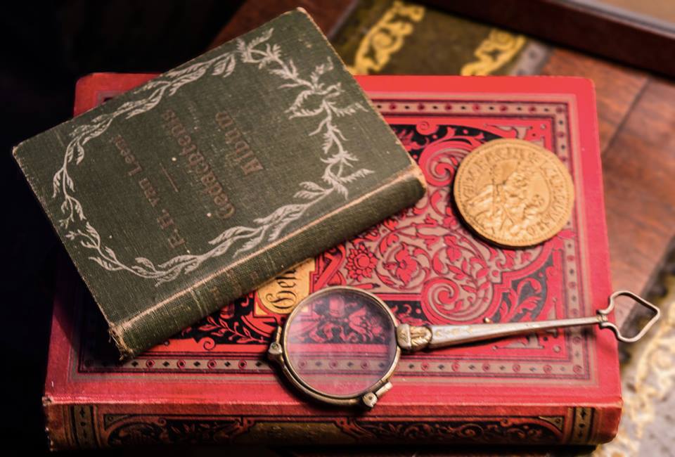 LotteSmit's tweet photo. Old Readings ... - Lotte Smit
#photography #books #boeken #libri #history #geschiedenis #lastoria http://t.co/kPxyqe66HQ