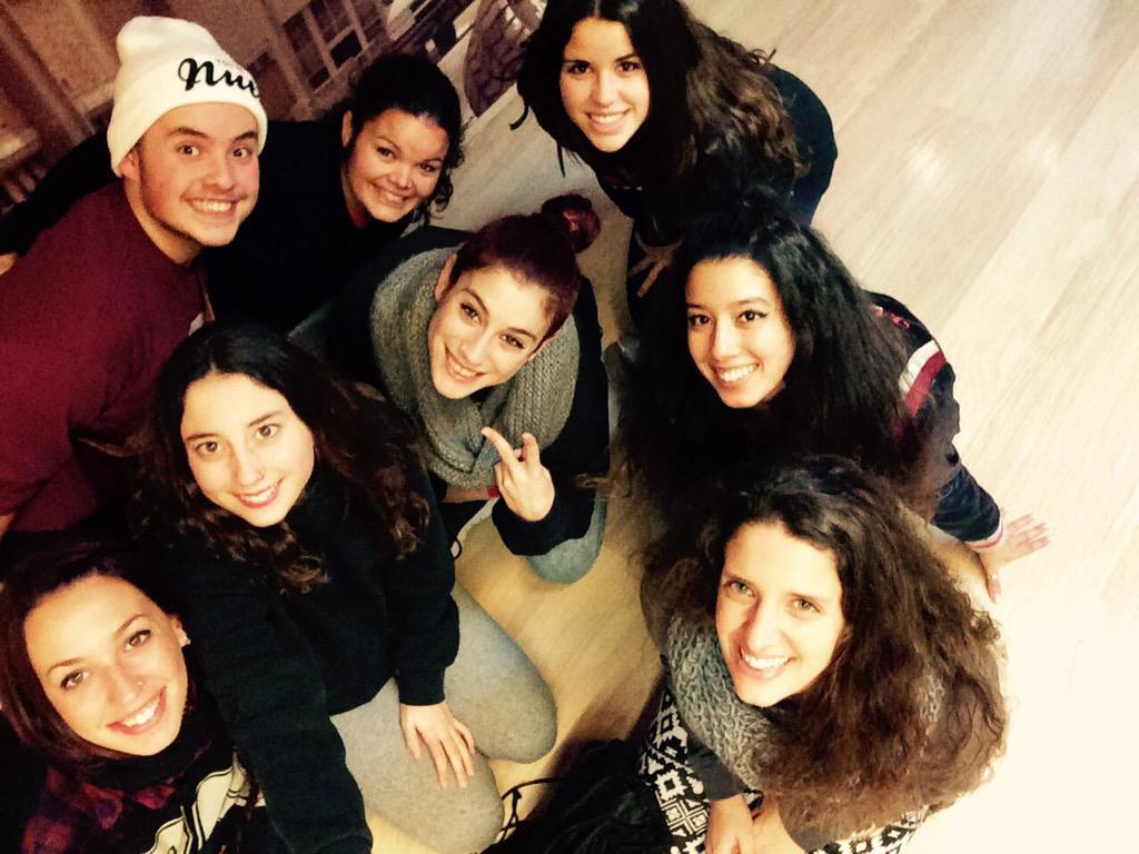 aida_vila_88's tweet photo. Mi pequeña Gran familia!!! Break Beatz ❤️❤️❤️ #BreakBeatz #Familia #GrandesMomentos #Dance #MisNiños #TrabajoDuro 😍😍😍 http://t.co/GwHJLE5fTH