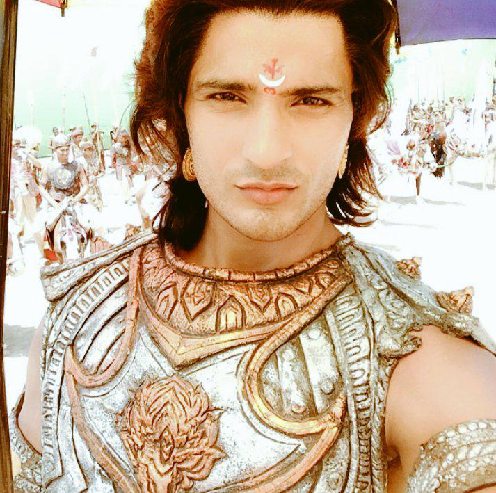 vin_ers's tweet photo. Suddenly missing #Mahabharat
#Nakul #VinAsNakulRocks #WarLook #HottestLook
@vinrana1986 😍
#viners r u missing it too? http://t.co/ETOdZ30VmF