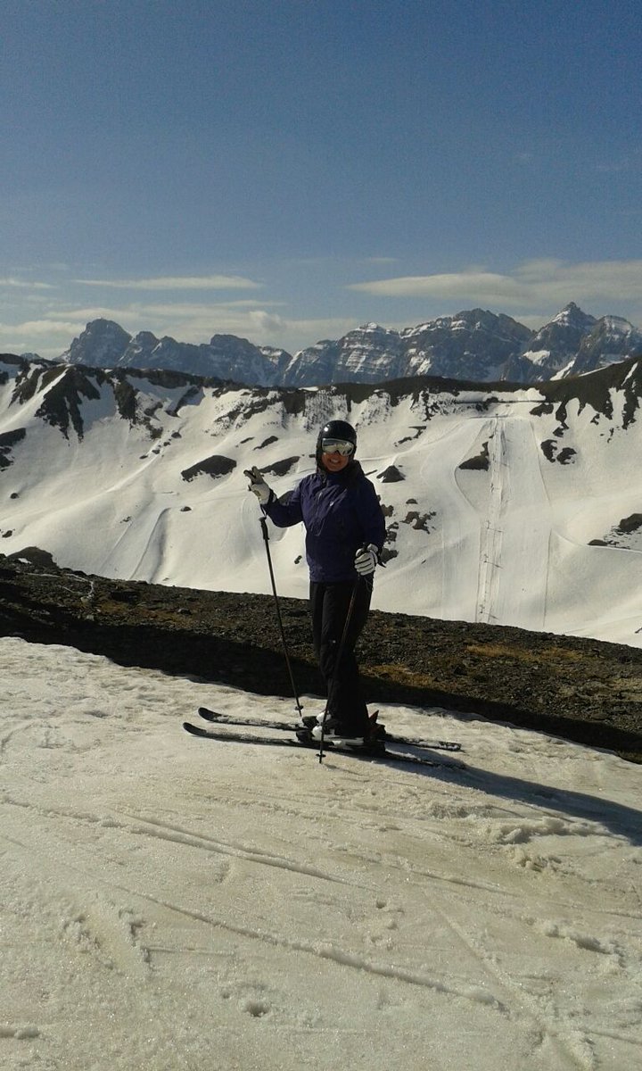 taniagallardol's tweet photo. Domingo ultimo dia de nieve que penita... El año que viene mas y mejor http://t.co/AKfbxiO2Kl