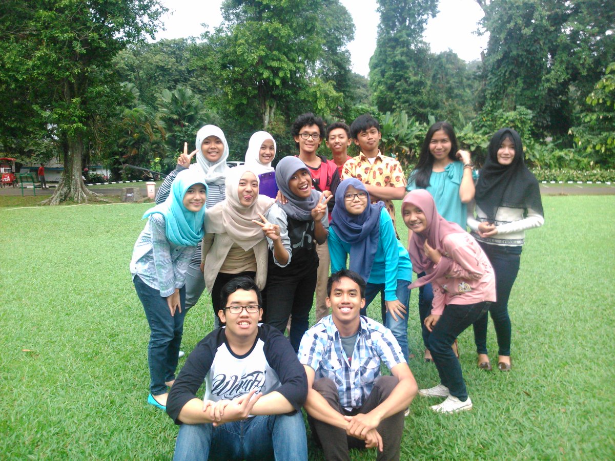 MPsembilanBogor's tweet photo. Pas Hari Bisa nih kita lagi jalan-jalan=)) http://t.co/iAfRu4KjKa