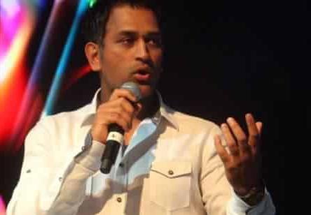 msdsakshi_fc's tweet photo. 'MS DHONI- A HUMBLE PERSON, AN INSPIRATION TO MILLIONS'
Celebrating #7MillionMSDiansOnTwitter
#Pic20 #TeamMahiSakshi http://t.co/3kTPWdB0Qg