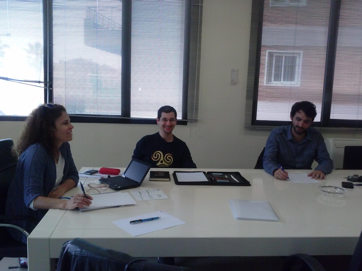 MalagaOption's tweet photo. Ayer sesión con la coach @Umanitas1 asistió @WalaPrint @Forma_Masiva y @CodeserInfo #TrabajandoDeFormaDiferente http://t.co/Q0431IZ8N3