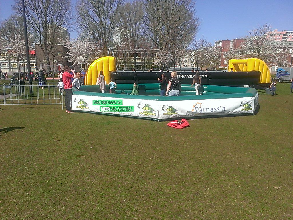 RobbinVerboon's tweet photo. Scoren in de Wijk @ADODenHaag tijdens de opening van het buitenseizoen in Bouwlust met @Streetsport070 http://t.co/RcW5SuebNd