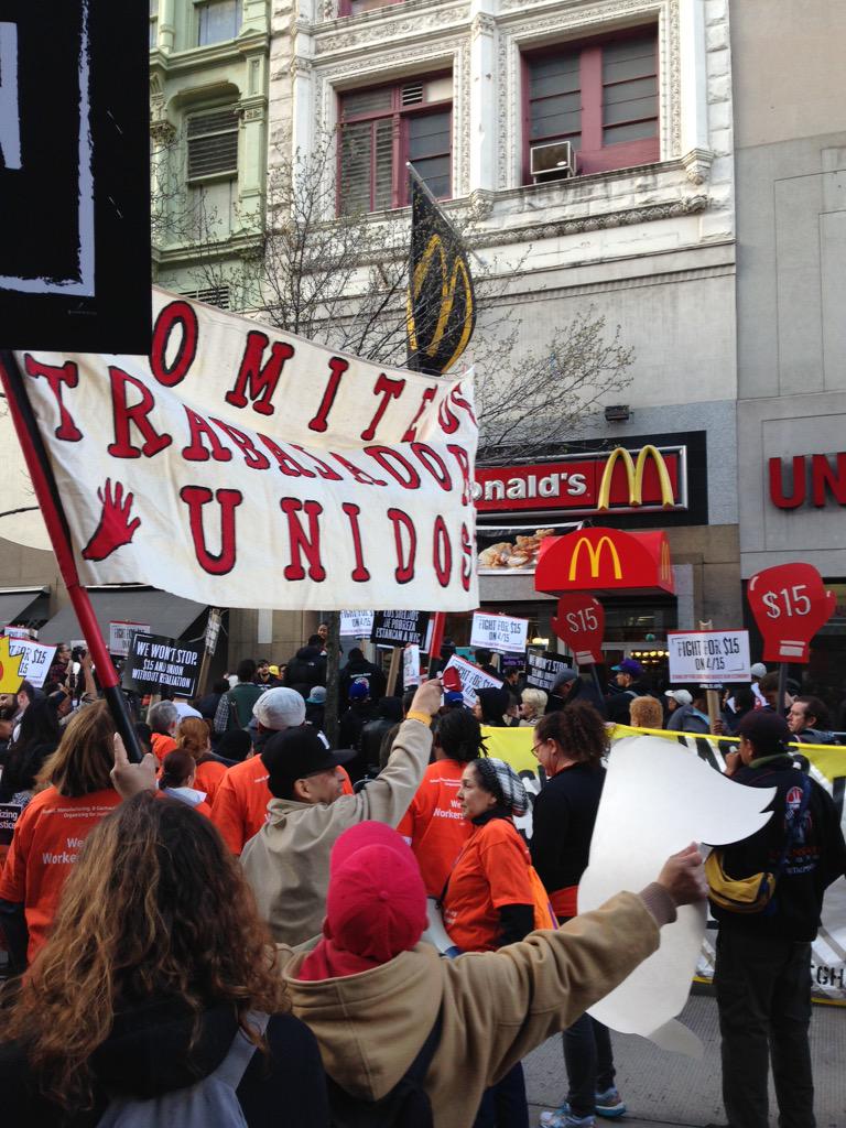 AllynnUmel's tweet photo. Shutting down the streets of Brooklyn! @fightfor15 @FastFoodForward #FightFor15 #StudentsFor15 #FastFoodGlobal http://t.co/aMSe7ClfbG