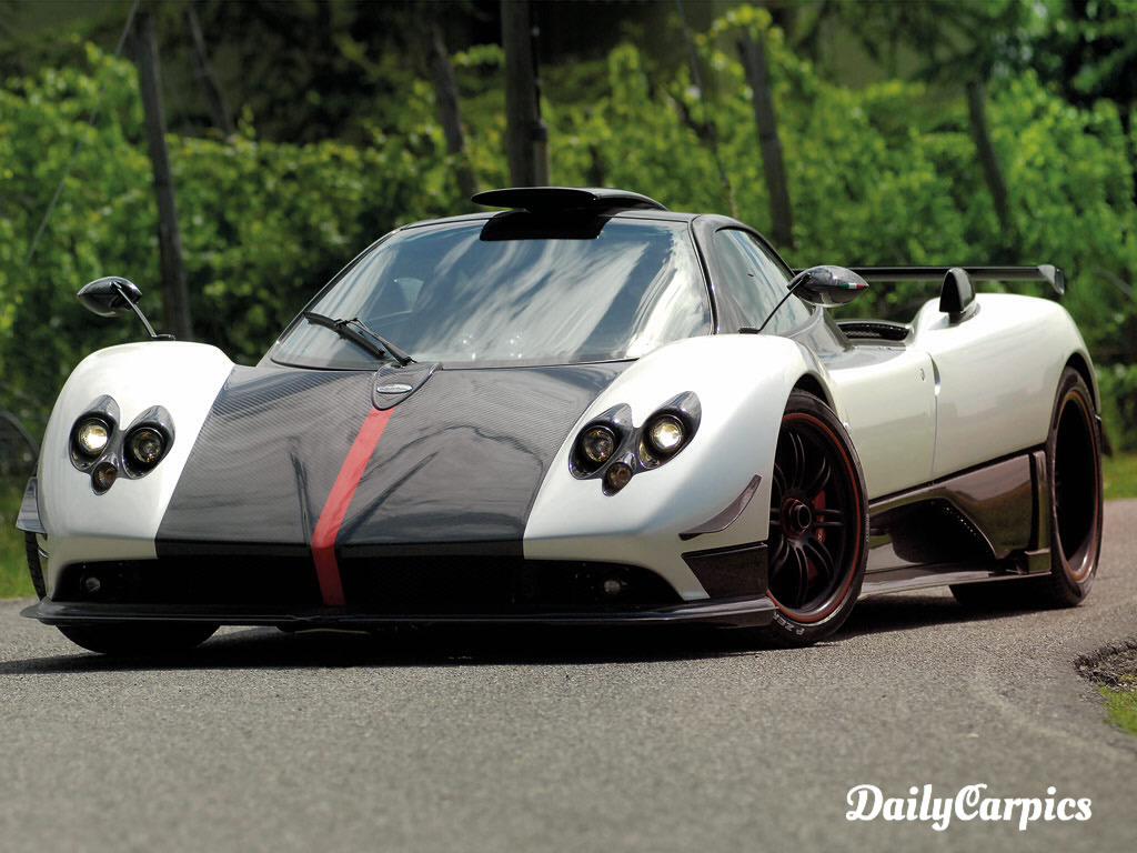 DCarPics's tweet photo. Pure passion! Only 5 made in the whole world! Pagani cinque 7,3 litre V12 http://t.co/zbqUpxWWEN
