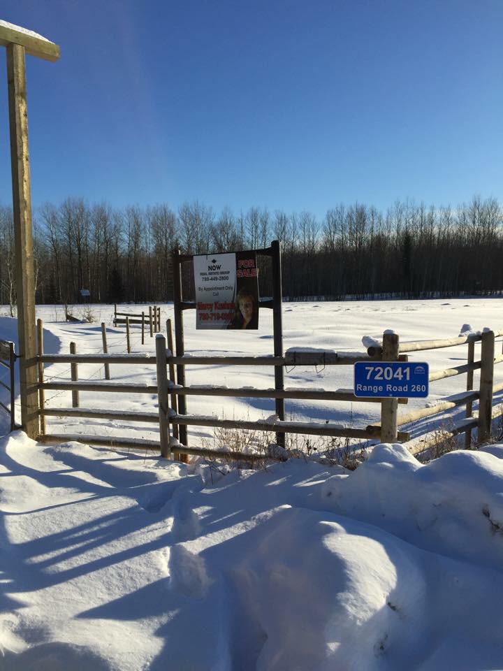 KushnirMarcy's tweet photo. Self efficient Cabin has all the amenities to live their all yr round scenic view of the Athabasca River MLS E3398876 http://t.co/6fJCClcwiH