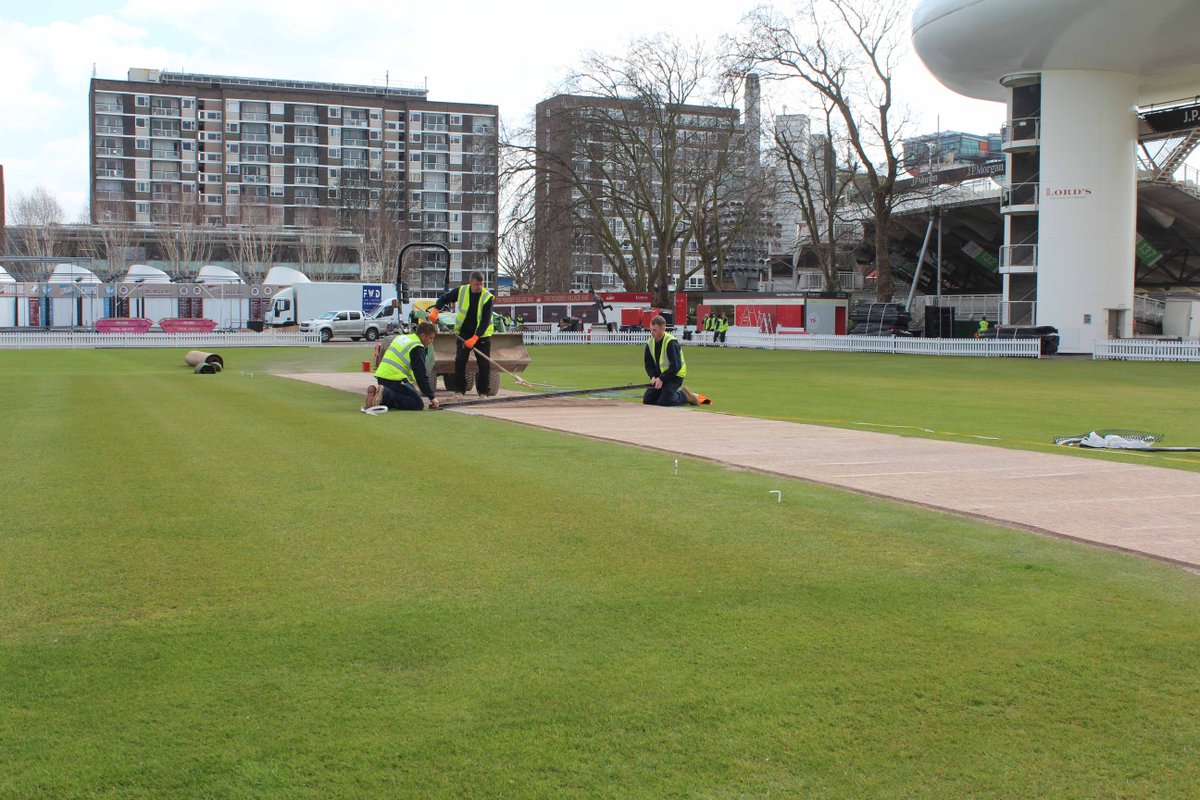 NottsSport's tweet photo. Here are the stages of our #Cricket match pitch installation at the Lord's @HomeOfCricket! #LoveLords #ChoiceOfLords http://t.co/okaGA2yL8M