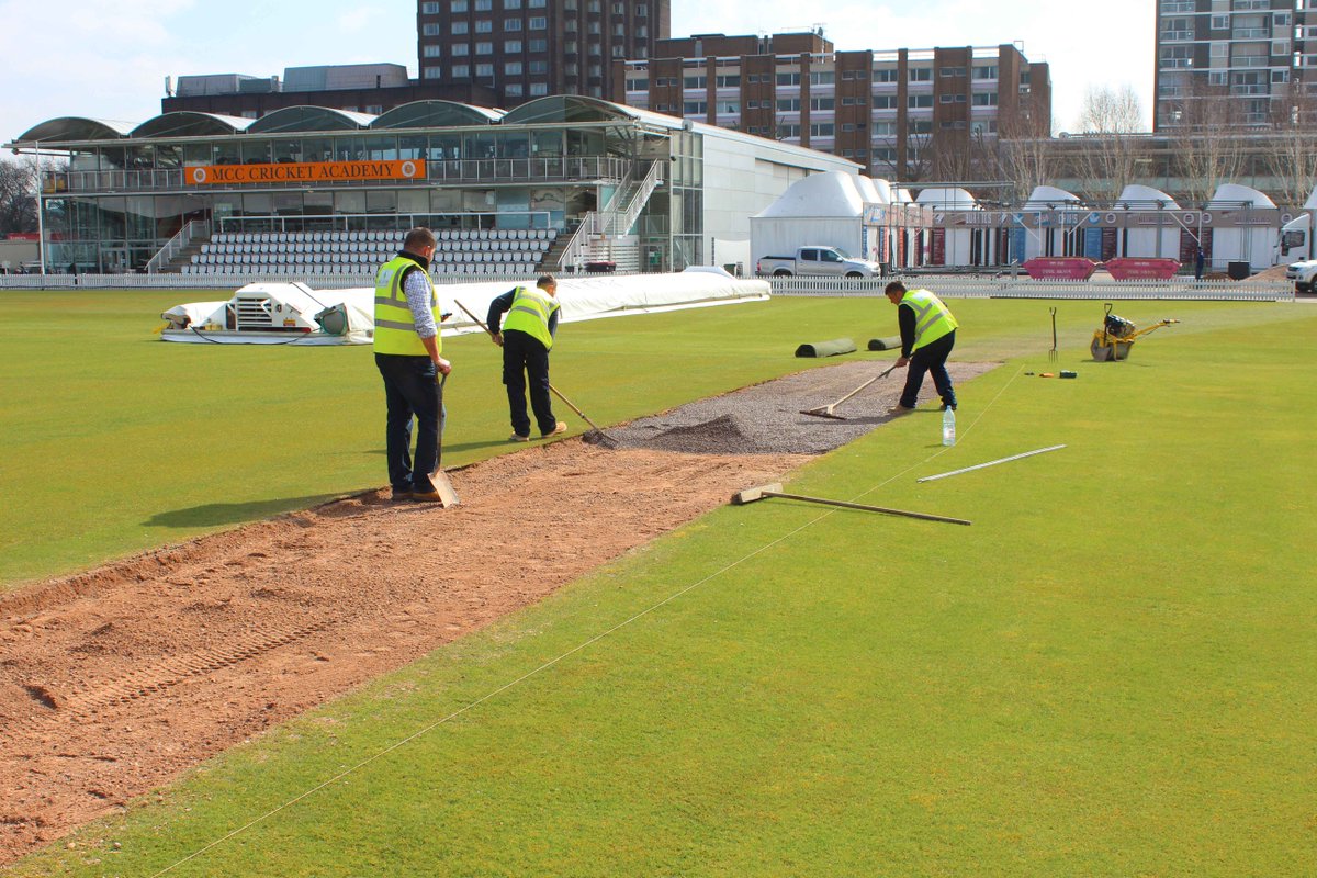 NottsSport's tweet photo. Here are the stages of our #Cricket match pitch installation at the Lord's @HomeOfCricket! #LoveLords #ChoiceOfLords http://t.co/okaGA2yL8M