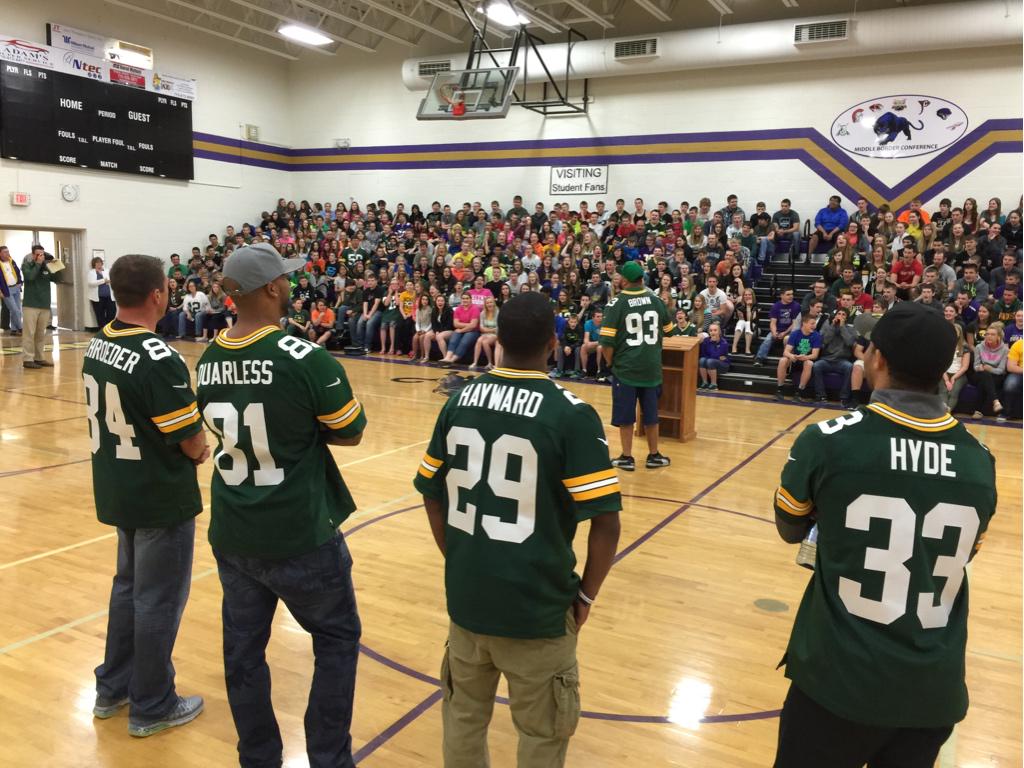 packers's tweet image. Surprise stop at Durand Middle &amp;amp; High School! #Packers talking to students about cyber bullying. #TailgateTour