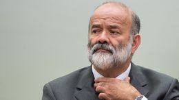exame's tweet photo. Vaccari Neto, tesoureiro do PT, é preso pela PF > http://t.co/Ar96BNGoSf http://t.co/sevP12eWY0