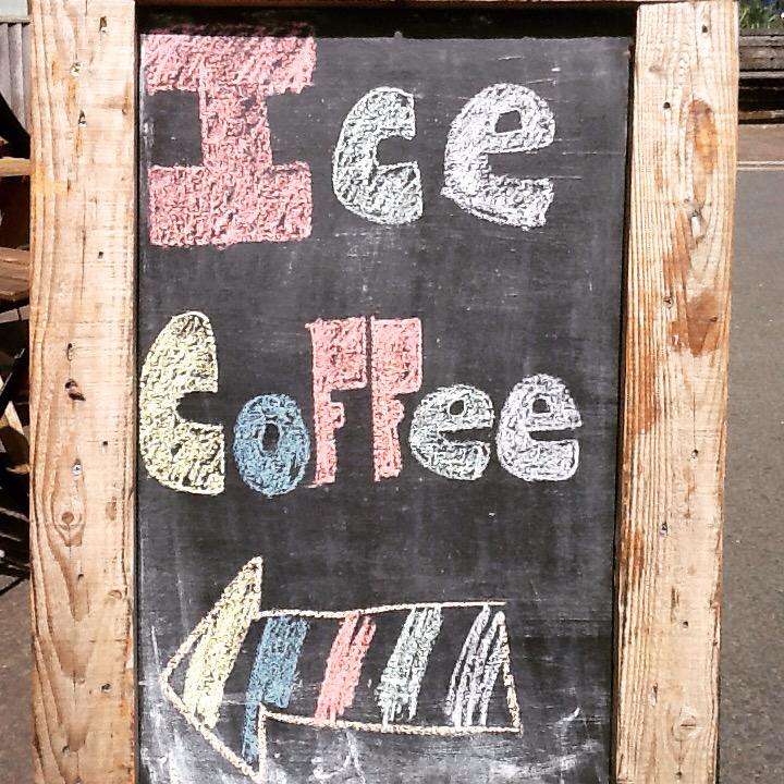 The Suns out and the iced coffees are on. Yeeeeew