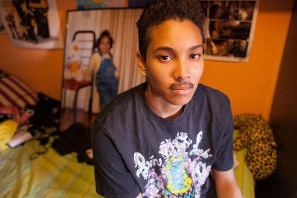 OtrosCinesE's tweet photo. El corto español "Víctor XX", una historia sobre la transexualidad, competirá en #Cannes2015: http://t.co/T2FePZ5MFh http://t.co/owufopH6Fm