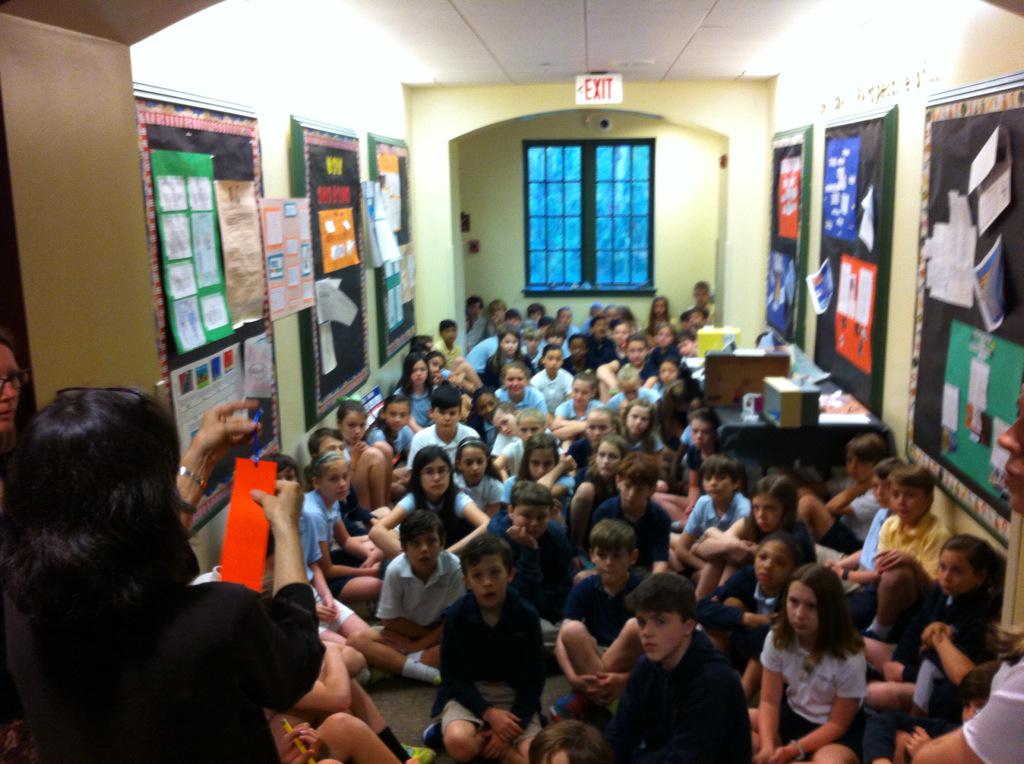 yerlifeguard's tweet image. IOC Business Meeting. Making bookmarks! @TeamBenefield @5BTrinity #TrinityLearns