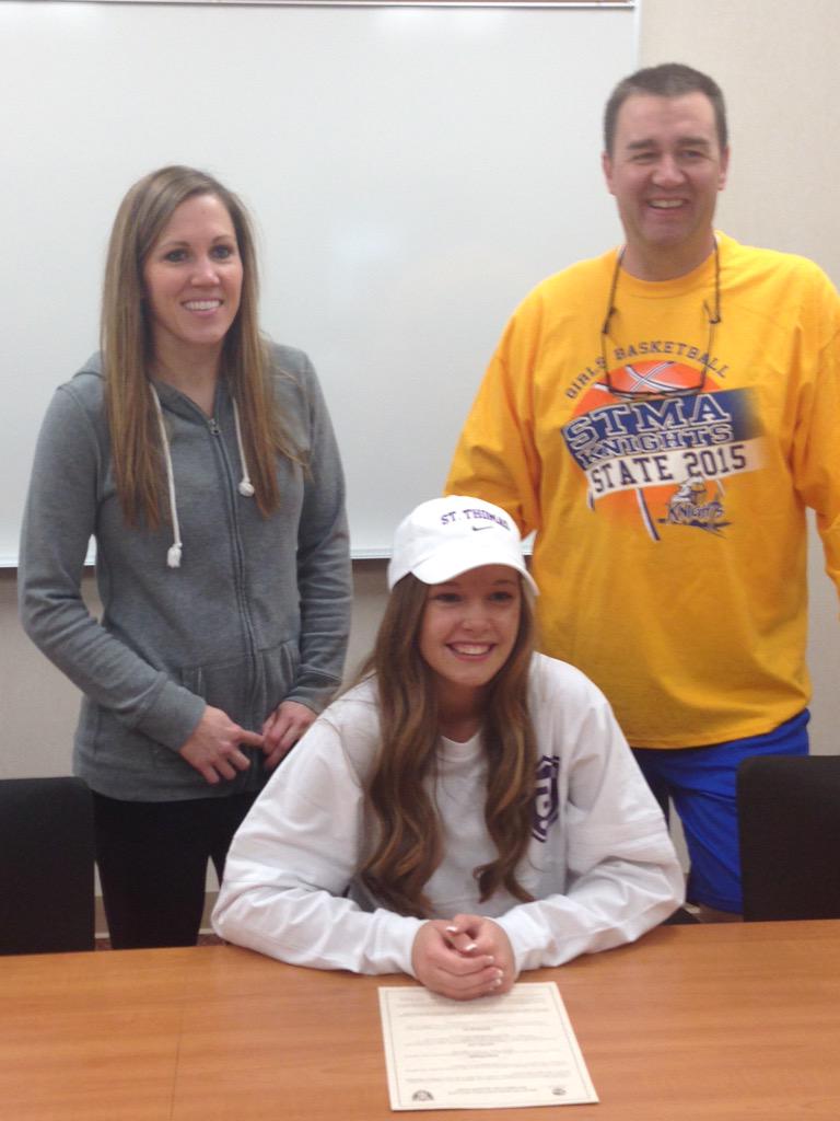 STMAGBB's tweet image. Congrats STMA senior Bobbie Brendefur on her NLI signing to @USTTommiesWBB great job Bobbie!
