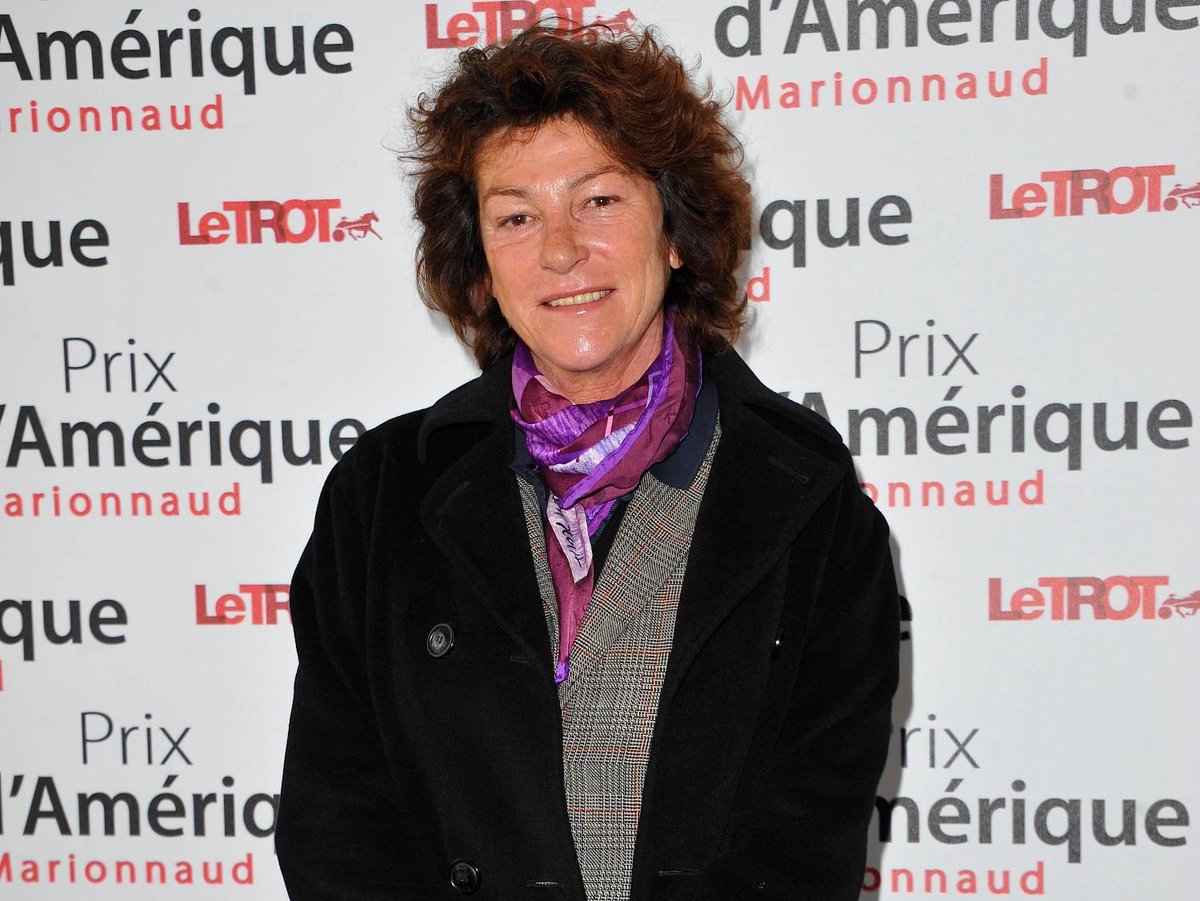 Dropped – Décès de Florence Arthaud : les détails de son inhumation bit.ly/1Hsb2V2