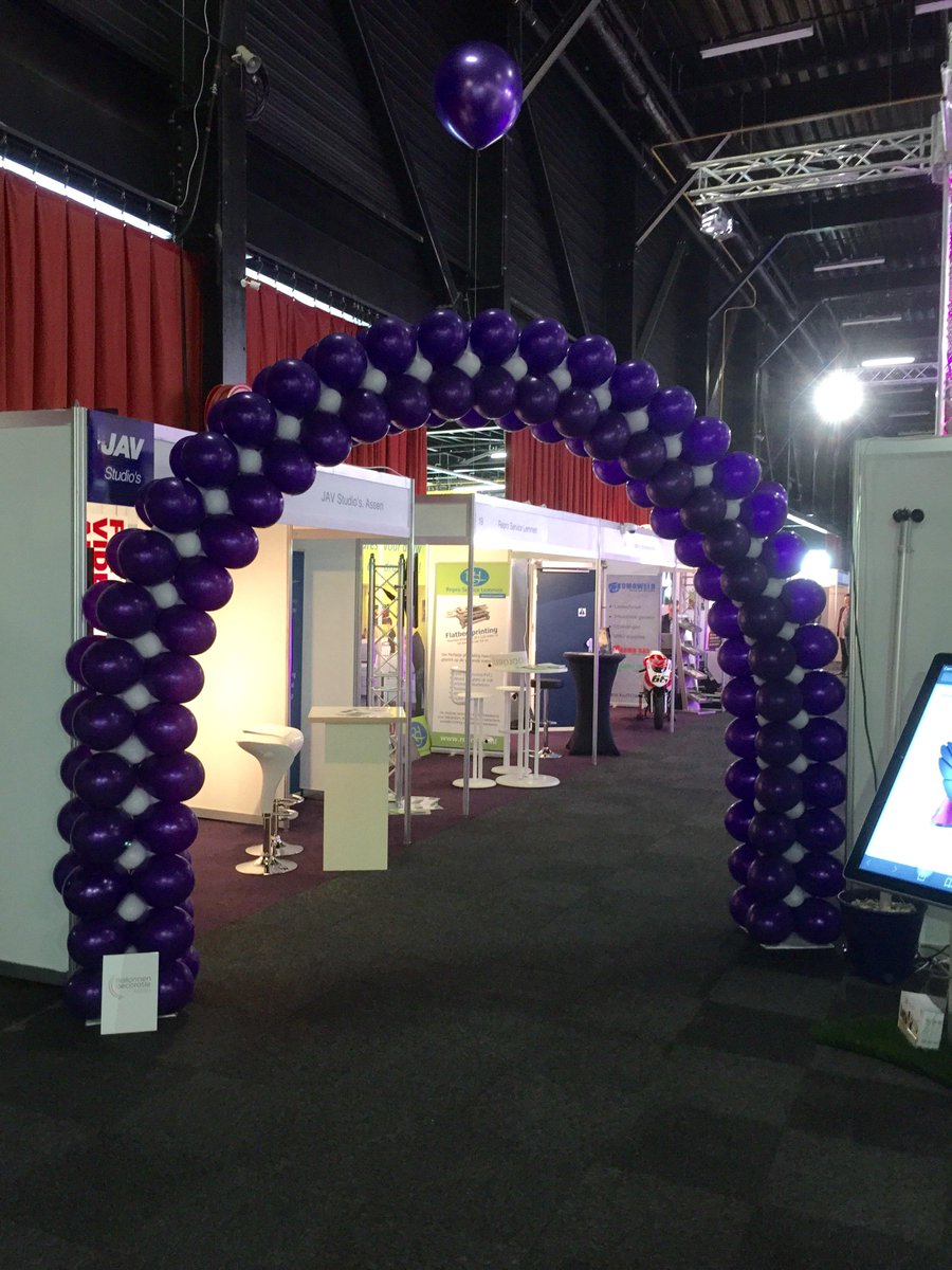 Ballonnendec's tweet photo. Decoratie op het plein van @PM_Assen bij de @BCDDRENTHE. Tot 22.00 vanavond in de #TTHal  in Assen http://t.co/QFBsqt4LPt