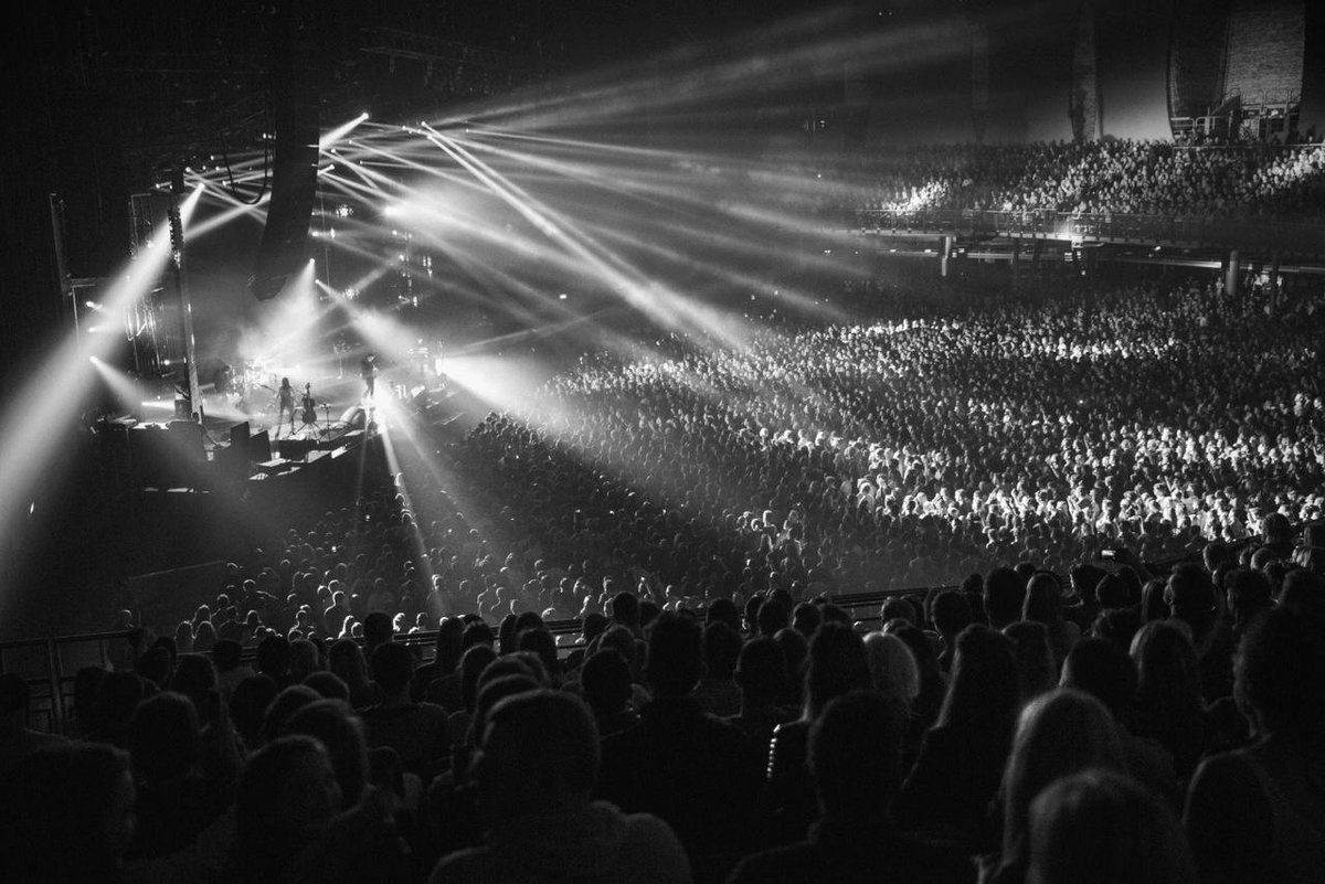 benhowardmusic's tweet image. Dublin, off the charts last night. @3arenadublin photo: @owenmadeup
