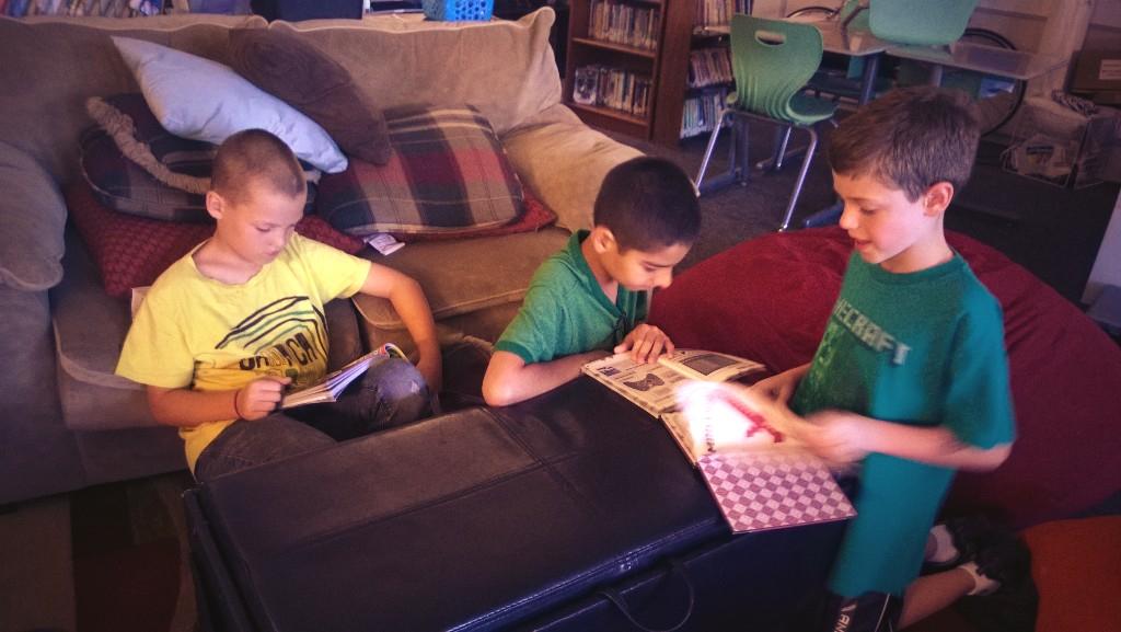 mrfarnumsclass's tweet image. #Read4fun is #classjoy!